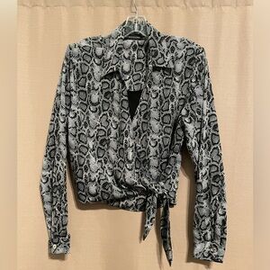 Black and white snake skin print blouse Size M